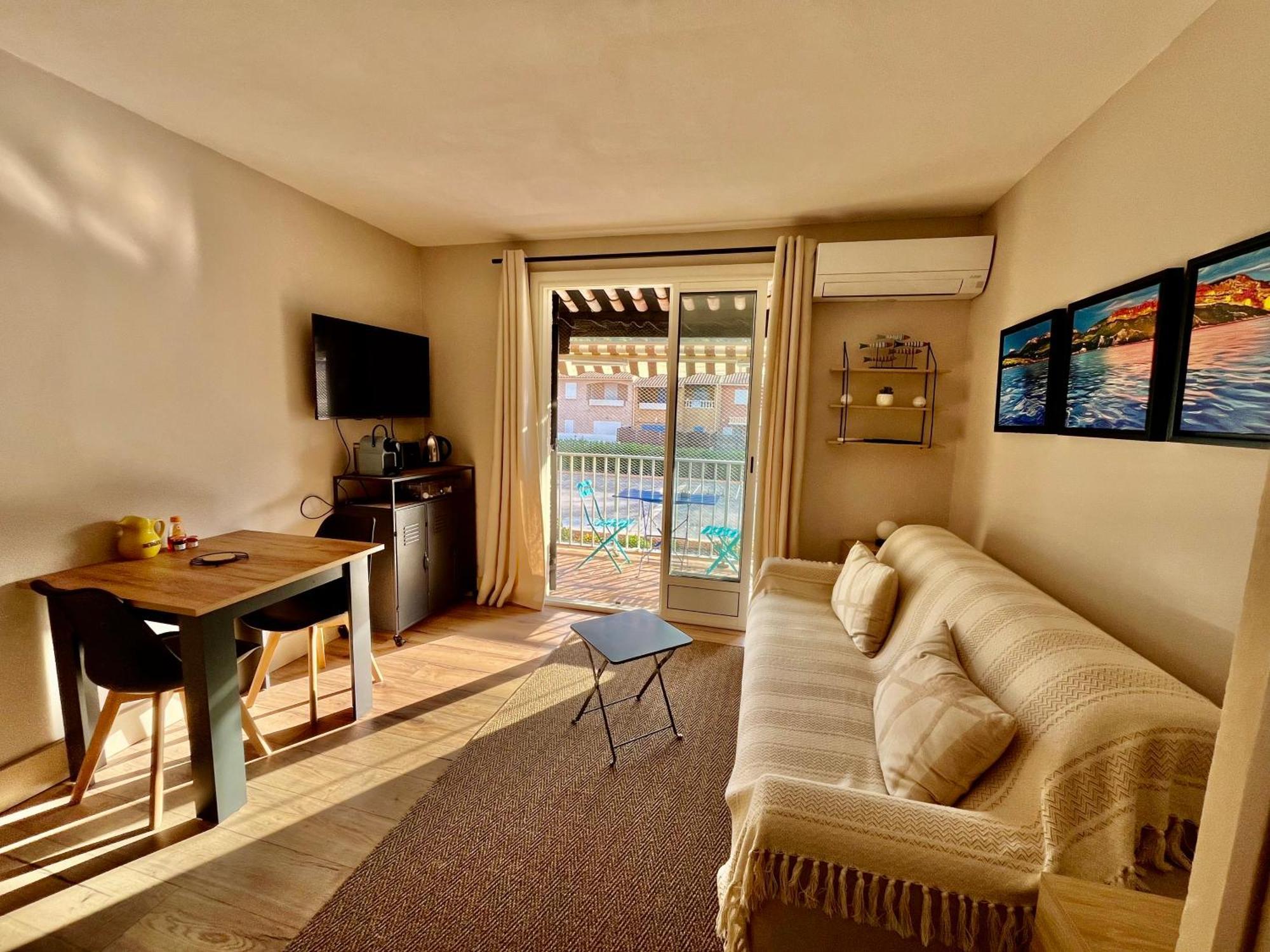 Studio Cosy En Bord De Mer Saint-Cyr-sur-Mer Exteriér fotografie